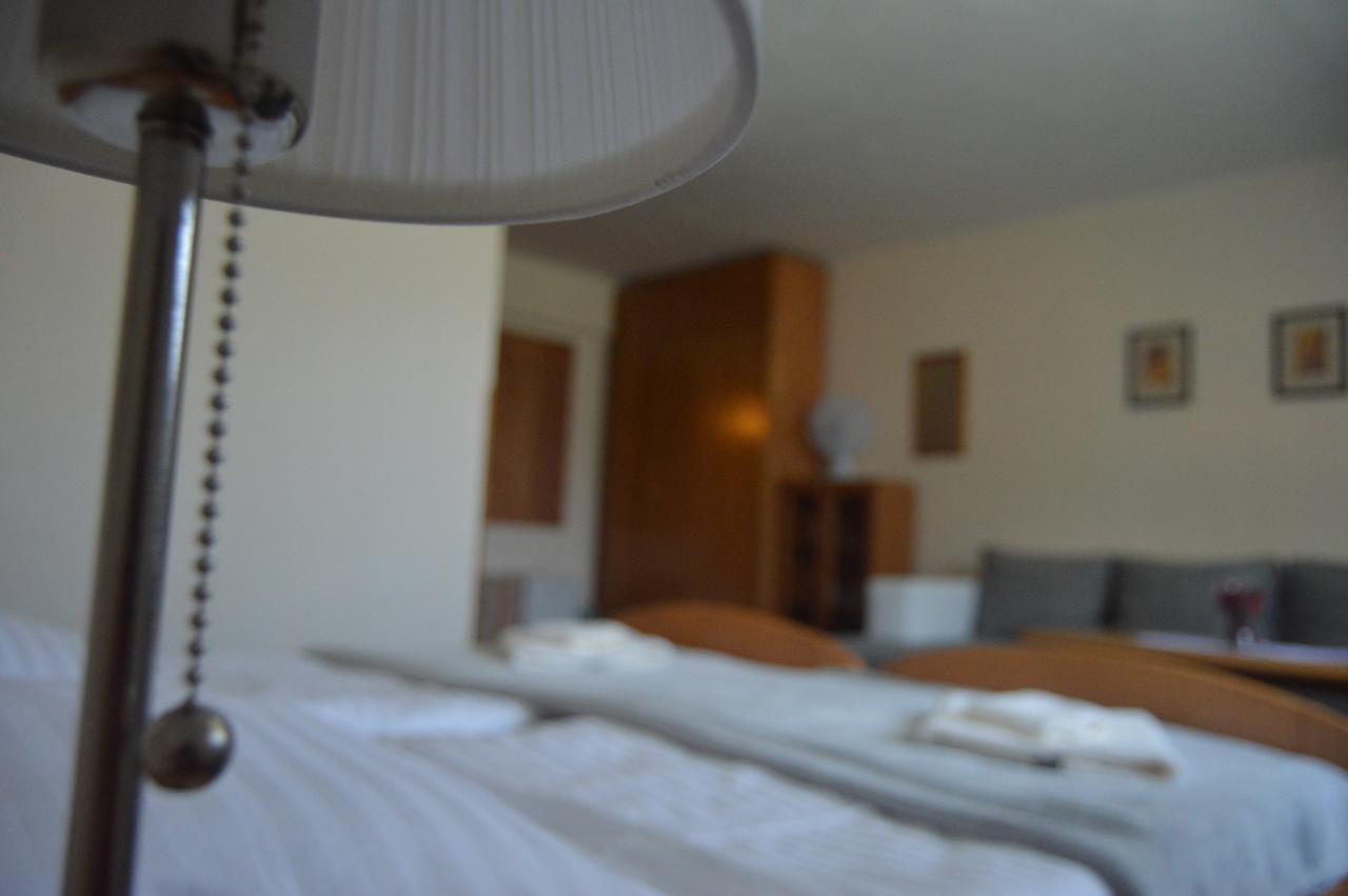 Motel Gombas Экстерьер фото