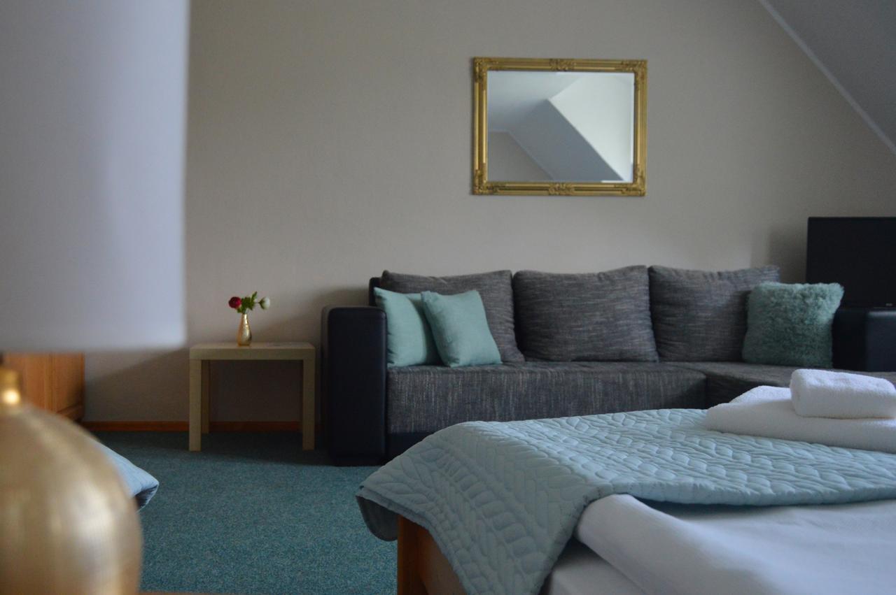 Motel Gombas Экстерьер фото