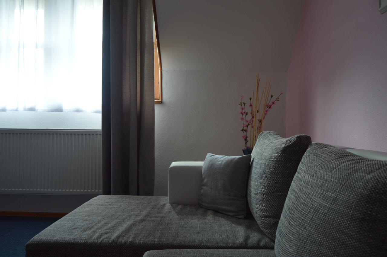 Motel Gombas Экстерьер фото